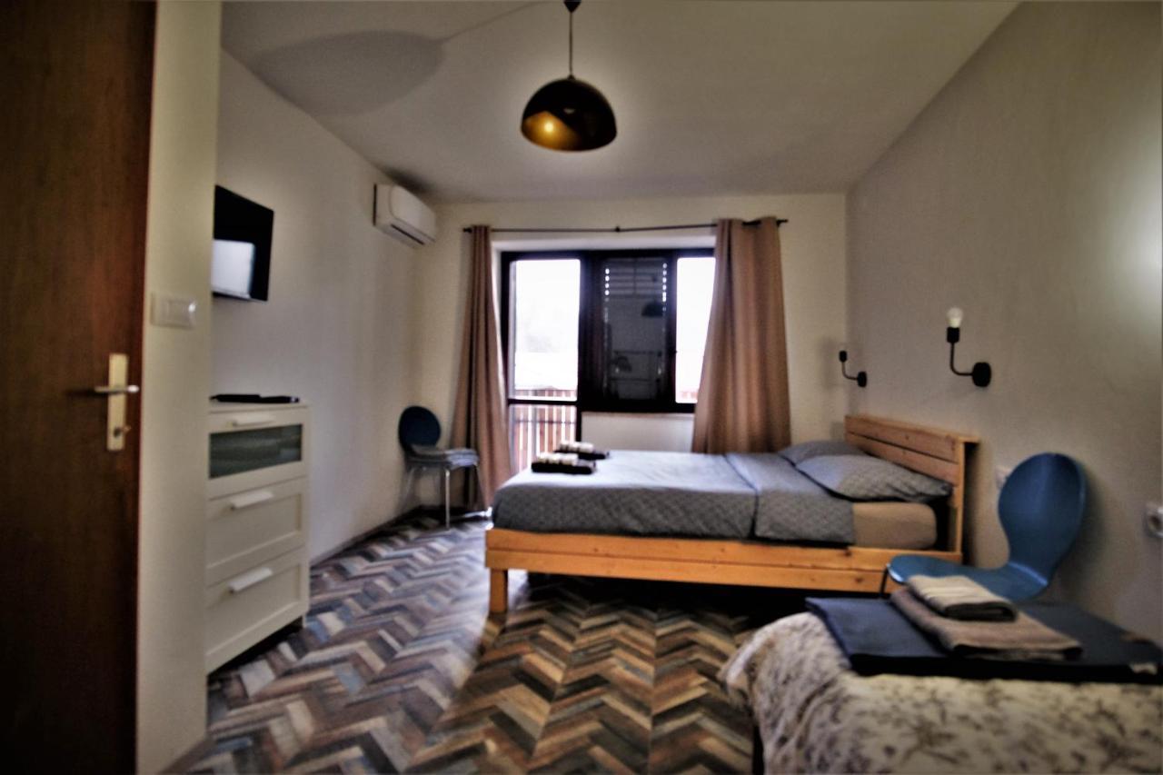 Apartamento Old Square House - Hisa Na Starem Trgu Tolmin Exterior foto