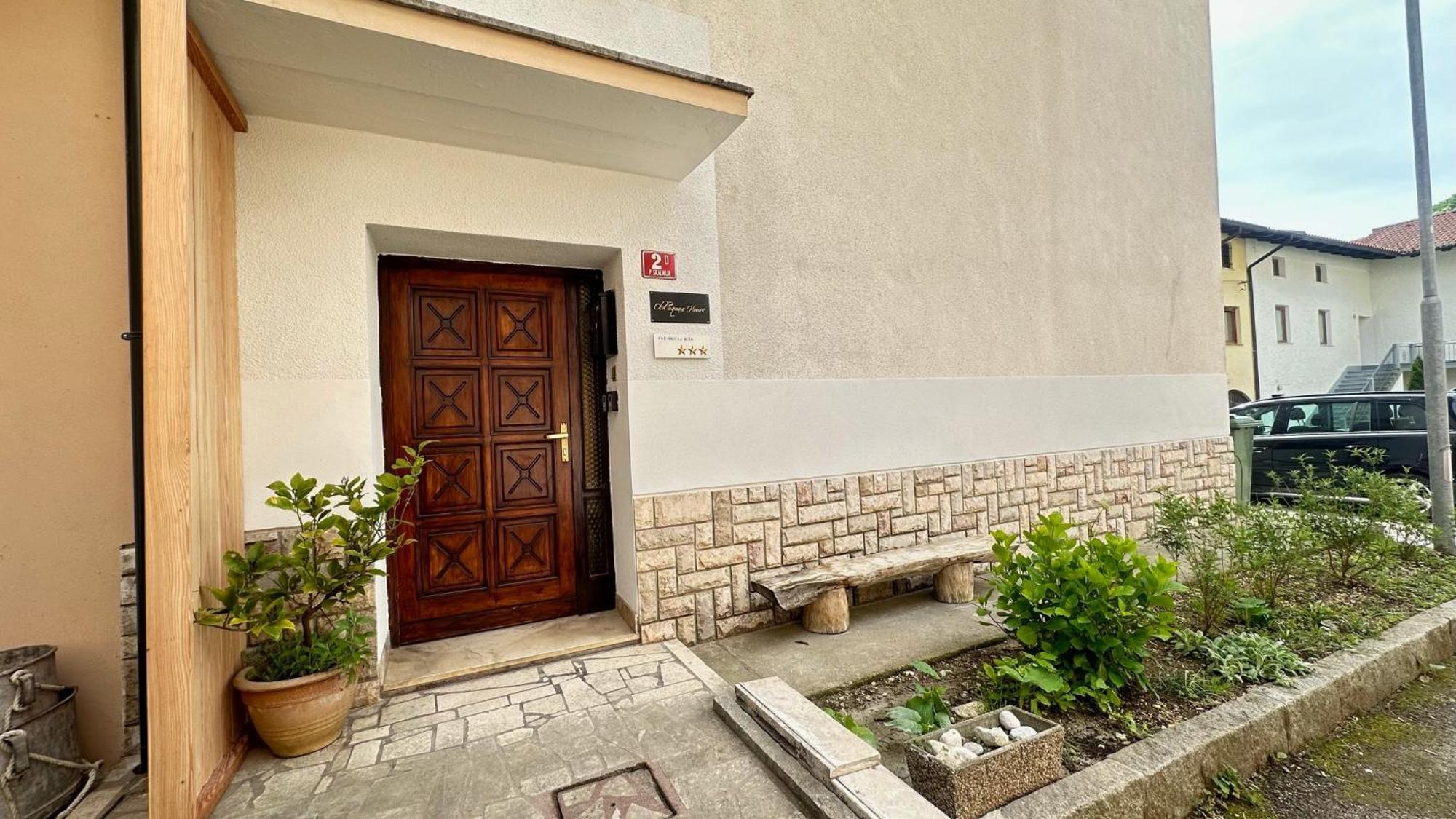 Apartamento Old Square House - Hisa Na Starem Trgu Tolmin Exterior foto
